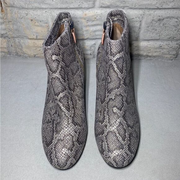 NWOB MSRP $249 gentle souls Blaise Block Heel Bootie Women's Size 6.5 - Picture 3 of 10